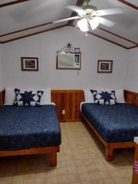 Top Of The Hill Rv Resort & Cabins Waring Exterior foto